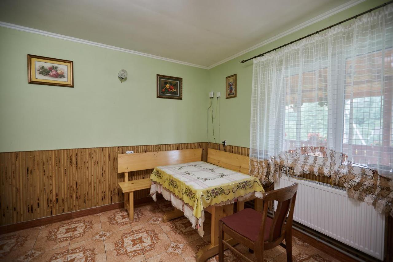 Захід Сонця Hotel Славске Екстериор снимка